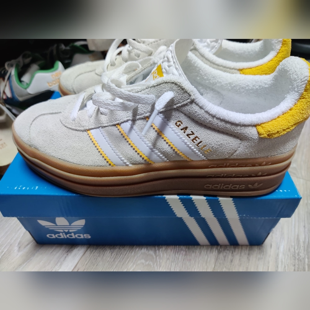 Women's Adidas Gazelle Bold